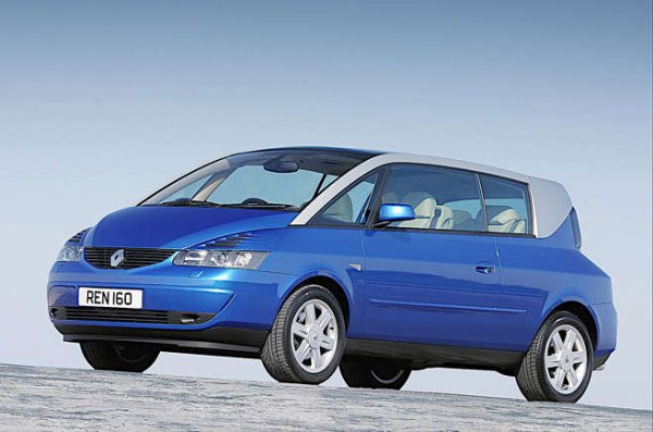 Плюсове: Никоя друга кола не олицетворява дръзката дизайнерска философия на Renault в началото на века така, както го направи Avantime. Разработен и произведен от Matra, той беше комбинация от луксозен автомобил, купе и миниван. Изглеждаше съвсем различно от всичко, което се продаваше по това време.

Минуси: Много хора говореха за Avantime, когато беше представен през 2001 година, но през следващите две години по-малко от 9000 от тях наистина го купиха. Продажбите бяха толкова лоши, че Matra реши, че й е писнало от автомобилния бизнес и се насочи към други неща. Renault, който беше отговорен за необичайното изживяване на колата, вероятно можеше да продължи производството сам, но реши, че не си струва.

Оценка: Отрицателна